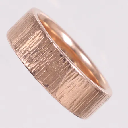 Ring mönster dekor med diamanter 3x0,01ct inuti, gravyr stl:20¾ 18K Vikt: 19,7 g