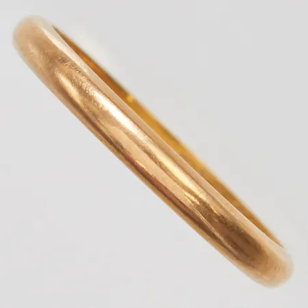 Ring slät stl:18, bredd 2,5mm, personlig gravyr, 18K Vikt: 2,4 g