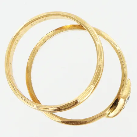 2 ringar stl:18 diamanter 1xca0,01ct, 1xca0,02ct, gravyrer, 18K Vikt: 5,2 g