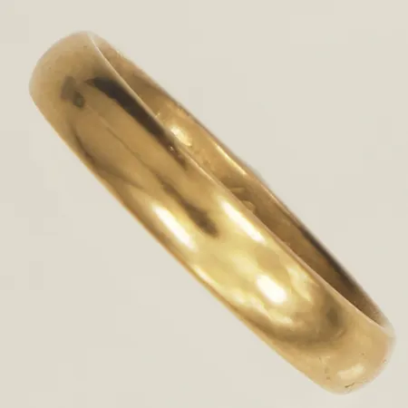 Ring stl:18¼ bredd 3,9mm gravyr 18K Vikt: 4,8 g