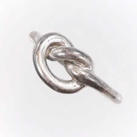 Ring, stl:16½, bredd 2-9mm, 925/1000 silver Vikt: 4,2 g
