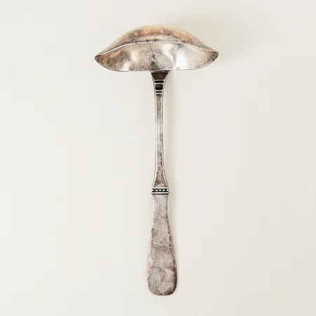 Såsslev längd 17cm MEMA Löfman, bucklig, repig, silver 830/1000 Vikt: 63,4 g