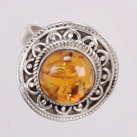 Ring med bärnsten stl:18¾ silver 925/1000 Vikt: 4,4 g