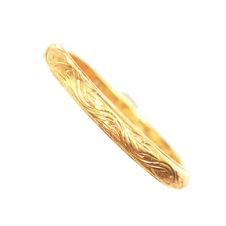 Ring Stl:20½, bredd: 3,2mm, gravyr, 23K Vikt: 7,2 g