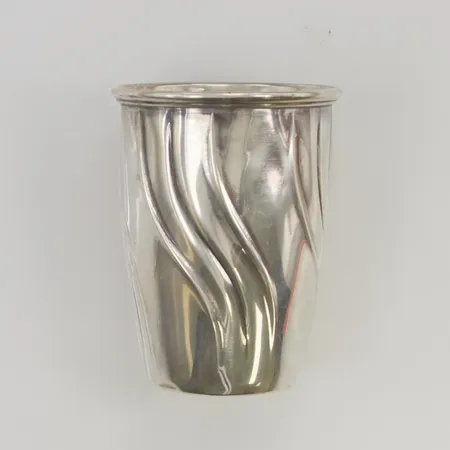Bägare höjd 7cm Ø5cm, mönsterdekor, 830/1000 silver,  Vikt: 28,6 g