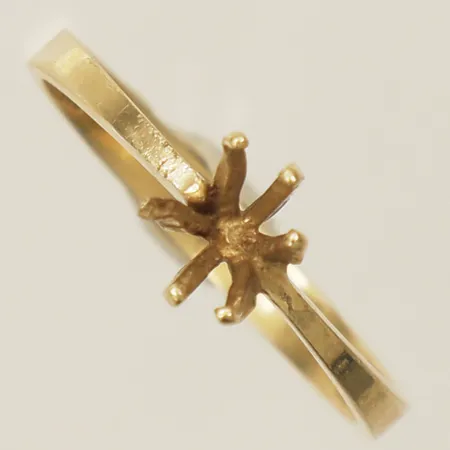 Ring stl:18 bredd 3,0-7,0mm sten saknas 14K Vikt: 2,2 g