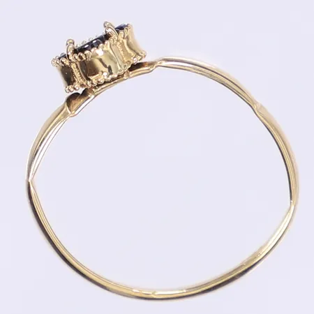 Ring svart sten defekt 18K bruttovikt 0,9g Vikt: 0,9 g