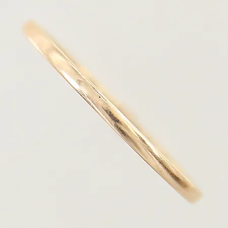 Ring slät stl:19¼ bredd 1,5mm gravyr 14K  Vikt: 1,5 g
