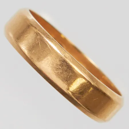Ring slät stl:17¼, bredd 4,5mm, personlig gravyr, 18K Vikt: 4,3 g