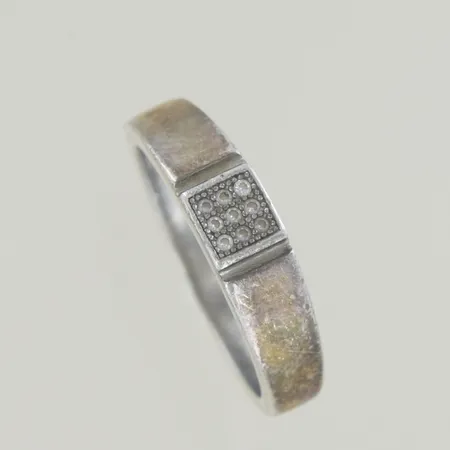 Ring med stenar stl:18 bredd 5 mm, silver 925/1000 Vikt: 3,9 g