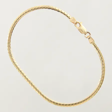 Armband längd 18cm bredd 2,2mm halvstelt 14K  Vikt: 3,2 g