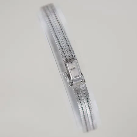 Armband längd 18,5 cm bredd 7mm,silver 835/1000   Vikt: 13,8 g