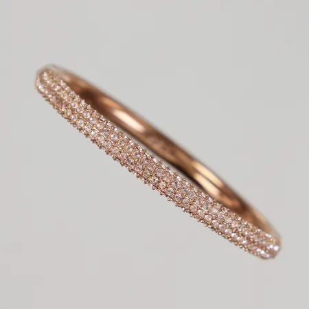 Armring Swarovski med vita stenar, ca 49x54mm, bredd 5mm, öppningsbart, rosa/röd metall 