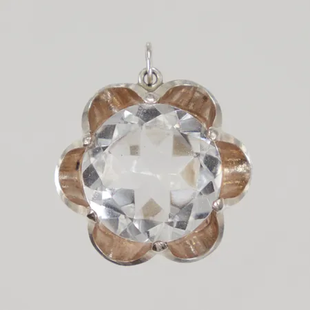 Hänge med bergskristall Ø ca 22mm, Hallberg Guldsmeds AB, Köping år 1974, silver  Vikt: 7,8 g