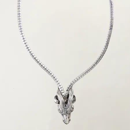 Collier med integrerat hänge längd 47cm bredd 3,4-20mm silver 925/1000 Vikt: 28,2 g