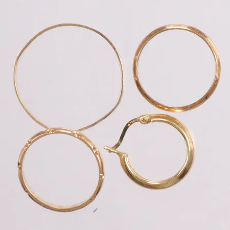 3 ringar 1 singelörhänge 18k Vikt: 6,2 g