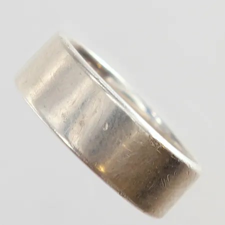 Ring slät stl:18 bredd 7mm Gratchev Silver 925/1000.  Vikt: 5,5 g