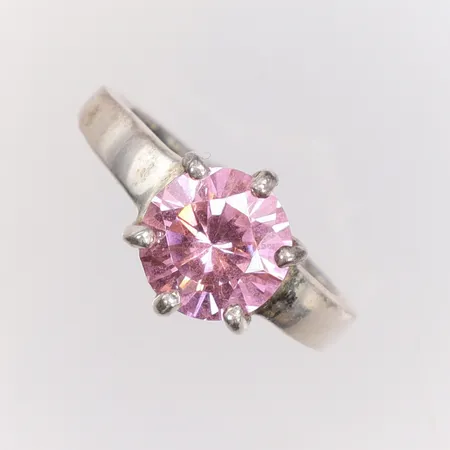 Ring med rosa sten stl:18½ bredd 3-10mm silver 925/1000 Vikt: 5 g
