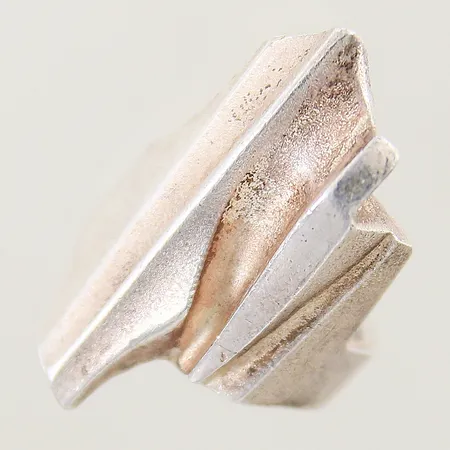 Ring ''Shuttle'' Björn Weckström för Lapponia Finland år 1989 stl:17½ bredd 5-31mm, lätt oxiderad, silver 925/1000 Vikt: 11,4 g