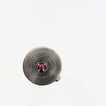Ring stl:18 bredd 2,5-20mm, röd sten silver 925/1000  Vikt: 5,8 g