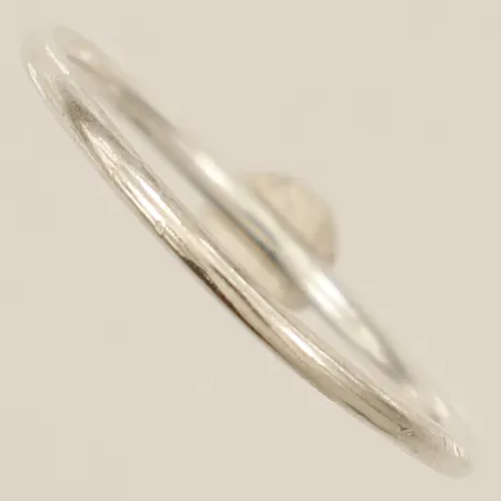 Ring stl:18½ bredd 1,4mm silver 925/1000 Vikt: 1,1 g