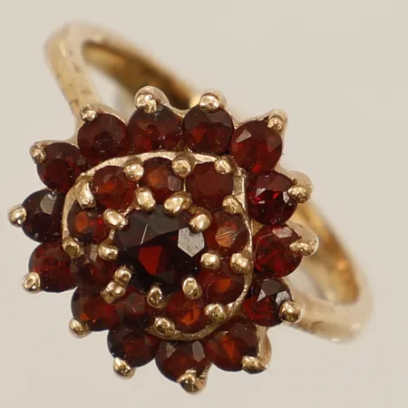 Ring hjärta med granater stl:17, bredd 14mm förgyllt silver 925/1000 Vikt: 3,3 g