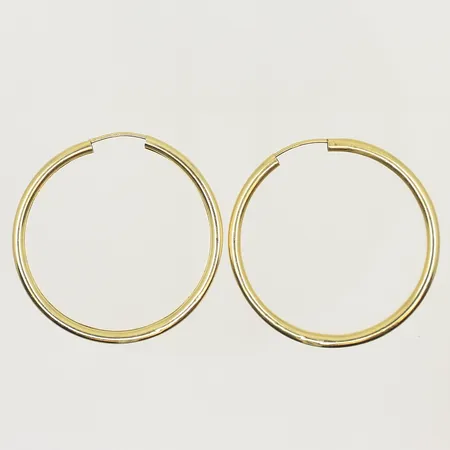 Ett par örhängen creoler Ø34mm bredd 3mm, buckliga, 18K Vikt: 3 g