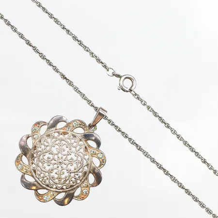 Kedja med hänge, 70cm, 835/1000 silver Vikt: 9,7 g