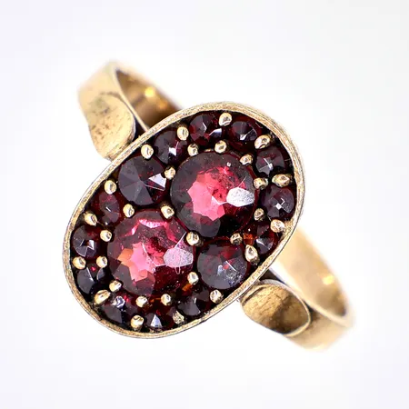 Ring med granater stl 18, 830/1000 Silver, Vikt: 2,4 g