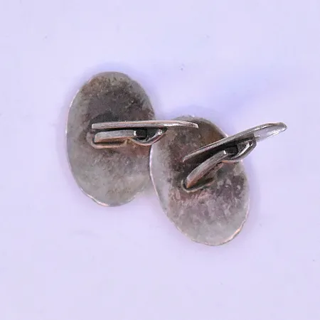 Ett par manschettknappar med monogram stl: 21x15mm silver 830/1000. Vikt: 9,2 g
