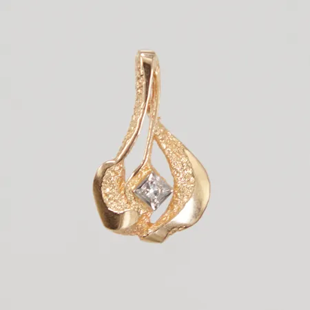 Hänge med åttkantslipad diamant 1x ca 0,02ct, längd 20,4mm, bredd 12,3mm, 18K, Vikt: 1,3 g