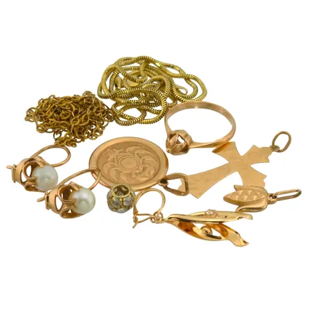Diverse guldsmycken, 14K = 17,9g, 18K = 0,9g, defekter/gravyrer/ojämnheter förekommer, 