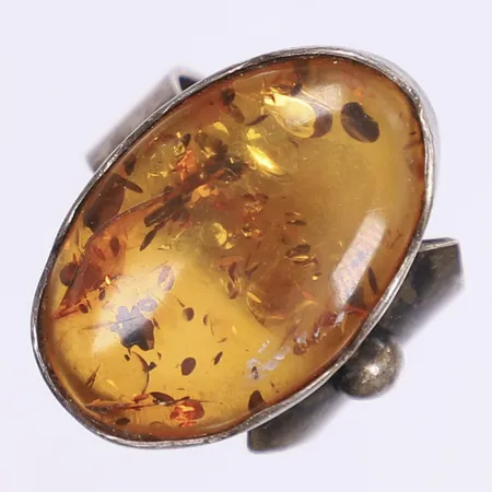 Ring med orange sten stl:18¾ bredd 9-26mm silver 925/1000  Vikt: 8,1 g
