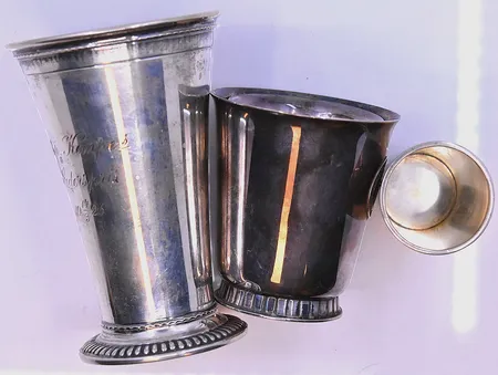 5 Bägare höjd 4,5-10 cm graverad silver 830/1000. Vikt: 194,7 g
