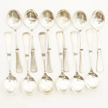 Tolv teskedar längd 10cm silver  Vikt: 112,6 g