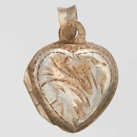 Hänge/Medaljong Hjärta 20x15mm, defekt, silver 925/1000 Vikt: 1,6 g