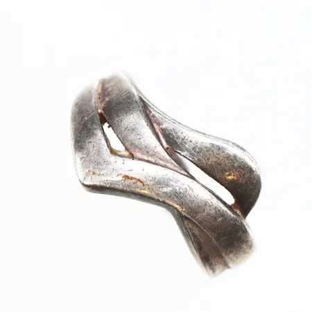 Ring stl:18, bredd: 3,7-14,8mm, 925/1000 silver Vikt: 5,4 g