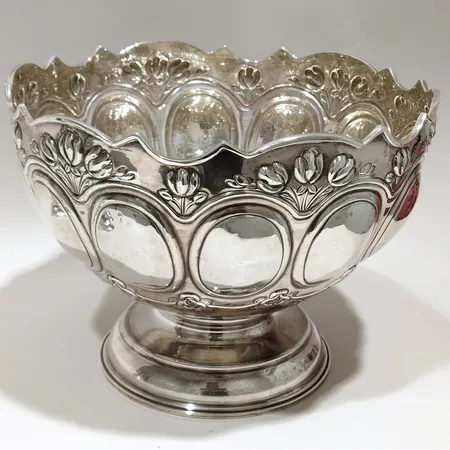 Bålskål på fot med dekor av blommor, Ø27cm höjd 20cm Lale Silverware & Co Ltd Istanbul Turkiet silver 925/1000 Vikt: 1268,7 g