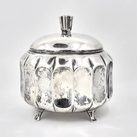 Sockerskål med lock, 11,5x10cm, höjd 11cm, förgylld invändigt, locket gängat, 830/1000 Silver, Vikt: 331,7 g