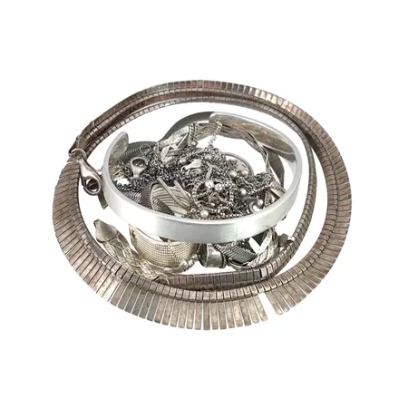 Diverse silversmycken 925/1000, bruksmärken/defekter Vikt: 96,4 g