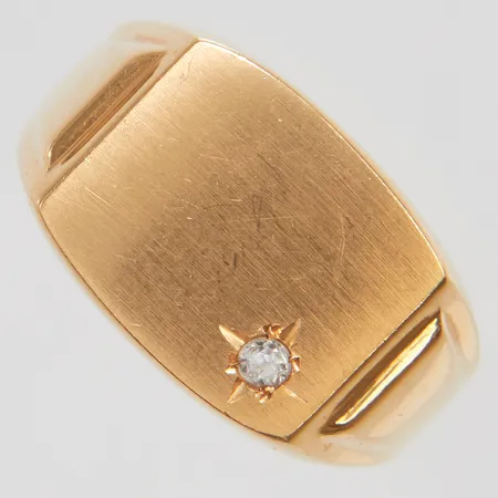 Klackring stl:19¾, bredd: 3,6-11,9mm, vit sten, 18K Vikt: 3,9 g