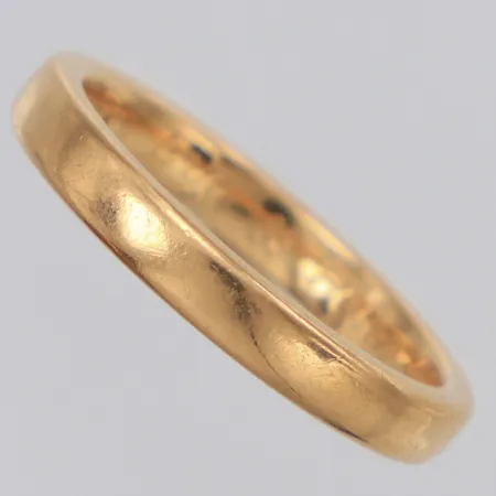 Ring slät, stl:17½, bredd 3mm, gravyr 18K Vikt: 4,6 g
