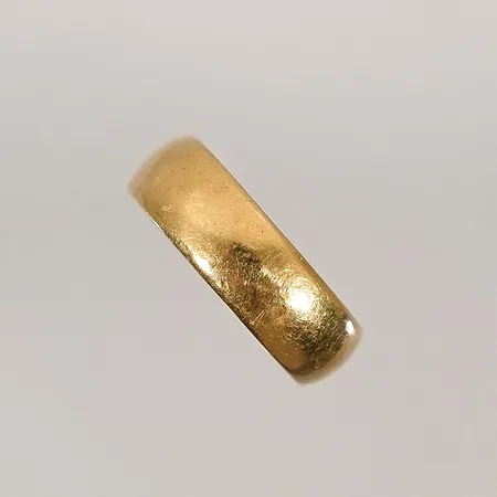 Slät ring stl: 17 bredd 6mm 23k Vikt: 5,5 g
