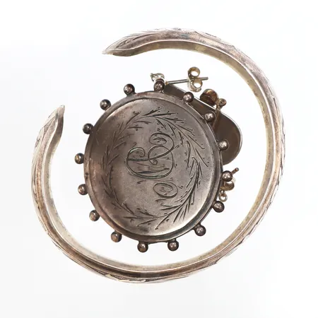 Diverse silversmycken, defekter/gravyrer, 830-925/1000 silver Vikt: 33,3 g