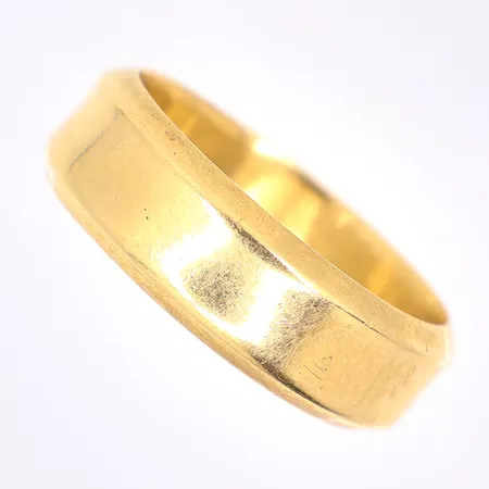 Ring stl 16¼, bredd 6mm, presonlig gravyr, 18K, Vikt: 5,9 g