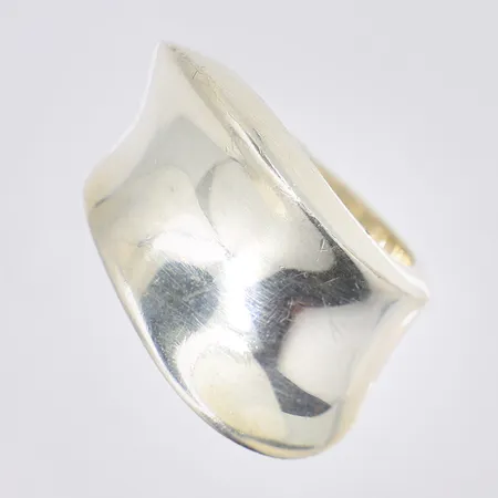Ring stl 18½ GHA, bredd 8-15mm, 925/1000 Silver Vikt: 13,8 g