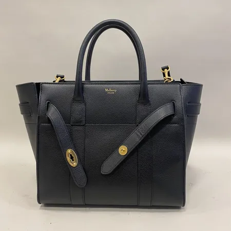 Handväska Mulberry Small Zipped Bayswater, England, svart läder med guldfärgade beslag, mått ca 28-38x16x25cm, svart mockafoder, defekt Postman Lock, kvitto 2018, inga övriga tillbehör Vikt: 0 g Skickas med postpaket.