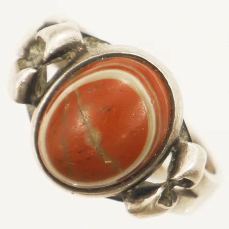 Ring med jasper stl:17½ bredd 13,3mm Hanssons Guldsmide Arne Hansson år 1958 skev silver  Vikt: 4,5 g