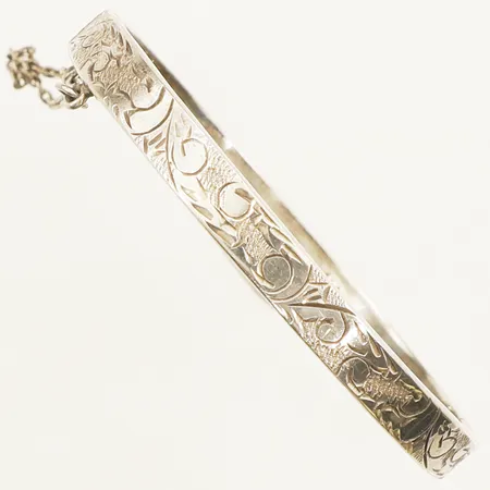 Armband stelt med mönsterdekor innermått ca 15,5cm bredd 6mm säkerhetskedja silver 925/1000 Vikt: 9,3 g