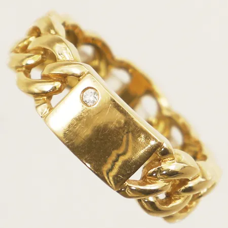 Ring Pansar med diamant 1xca0,02ct stl:18¼ bredd 6,5mm GHA 18K Vikt: 6,1 g